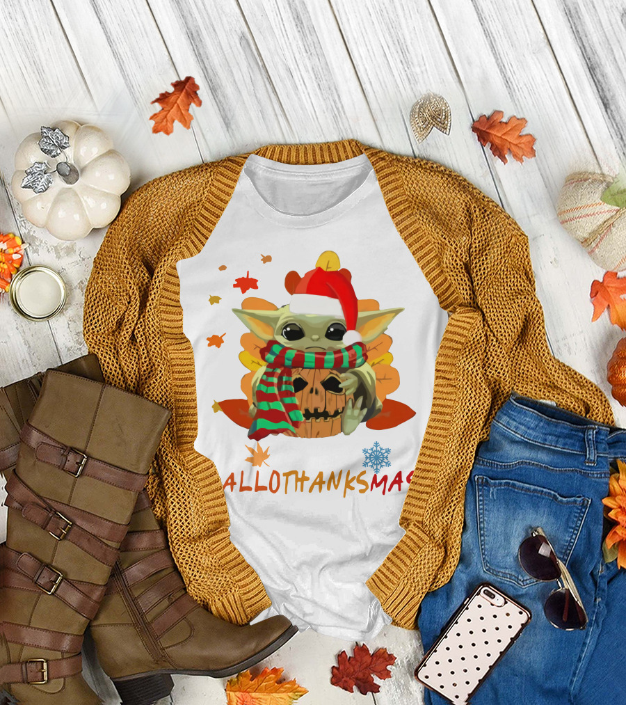 HAPPY HALLOTHANKSMAS BABY YODA PUMPKIN SANTA HAT FALL LEAVES SNOWFLAKE T-Shirt