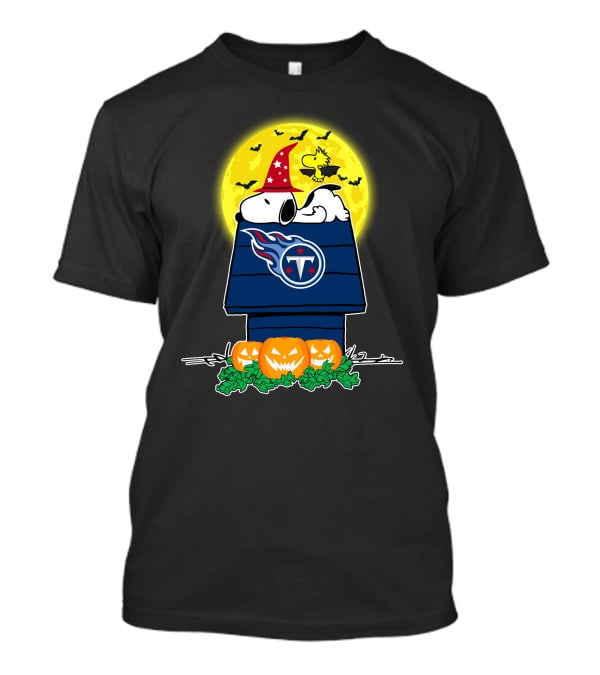 Tennessee Titans Snoopy Halloween Peanuts Doghouse Bats Pumpkins Woodstock Moon T-Shirt