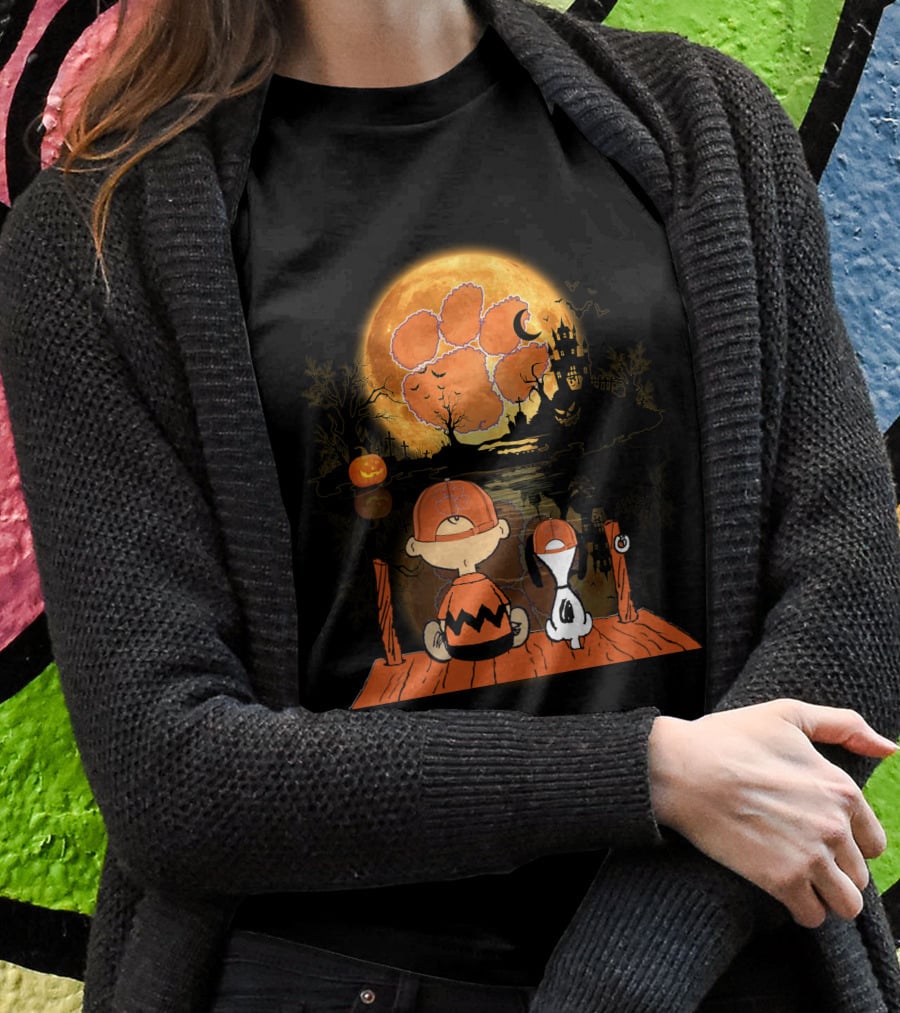 Clemson Tigers Halloween Full Moon Pumpkin Charlie And Snoopy Silhouette Scene T-Shirt