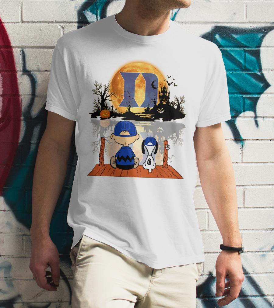 Duke Blue Devils Halloween Charlie Brown And Snoopy Moon Scene T-Shirt