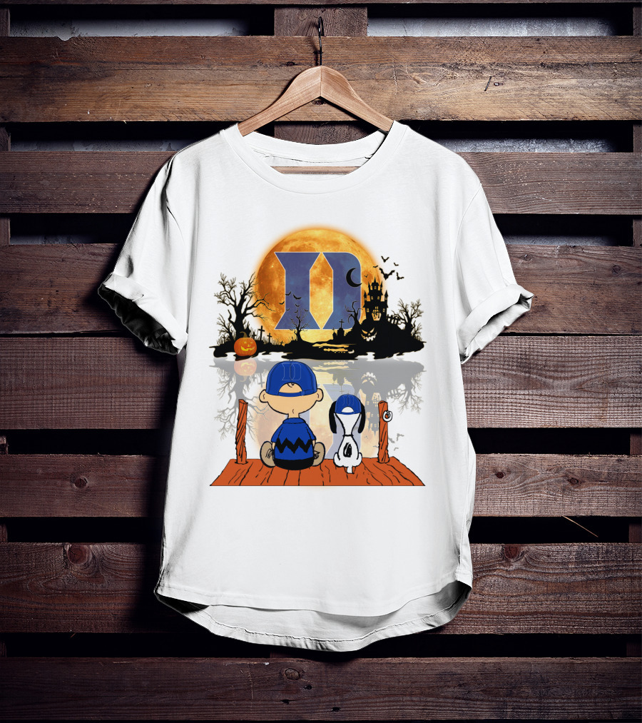 Duke Blue Devils Halloween Charlie Brown And Snoopy Moon Scene T-Shirt