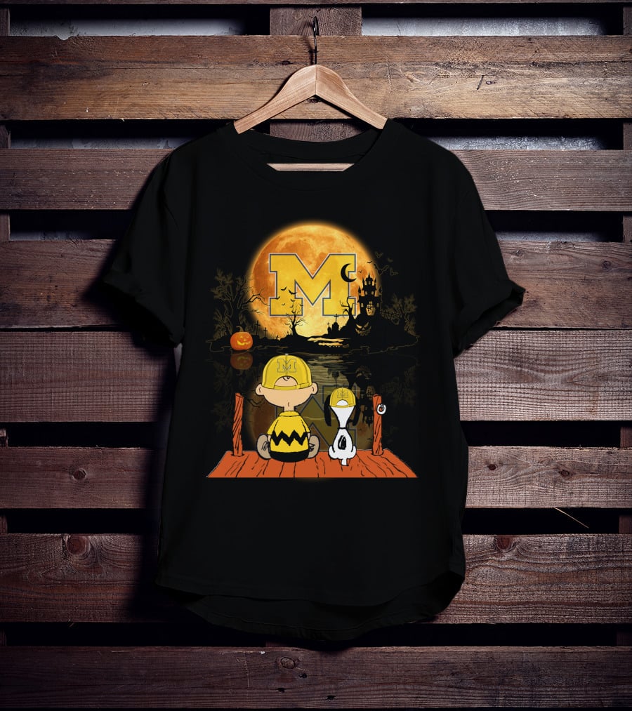 Michigan Wolverines Halloween Moon Charlie Snoopy Pumpkin Moonlit Shadows T-Shirt