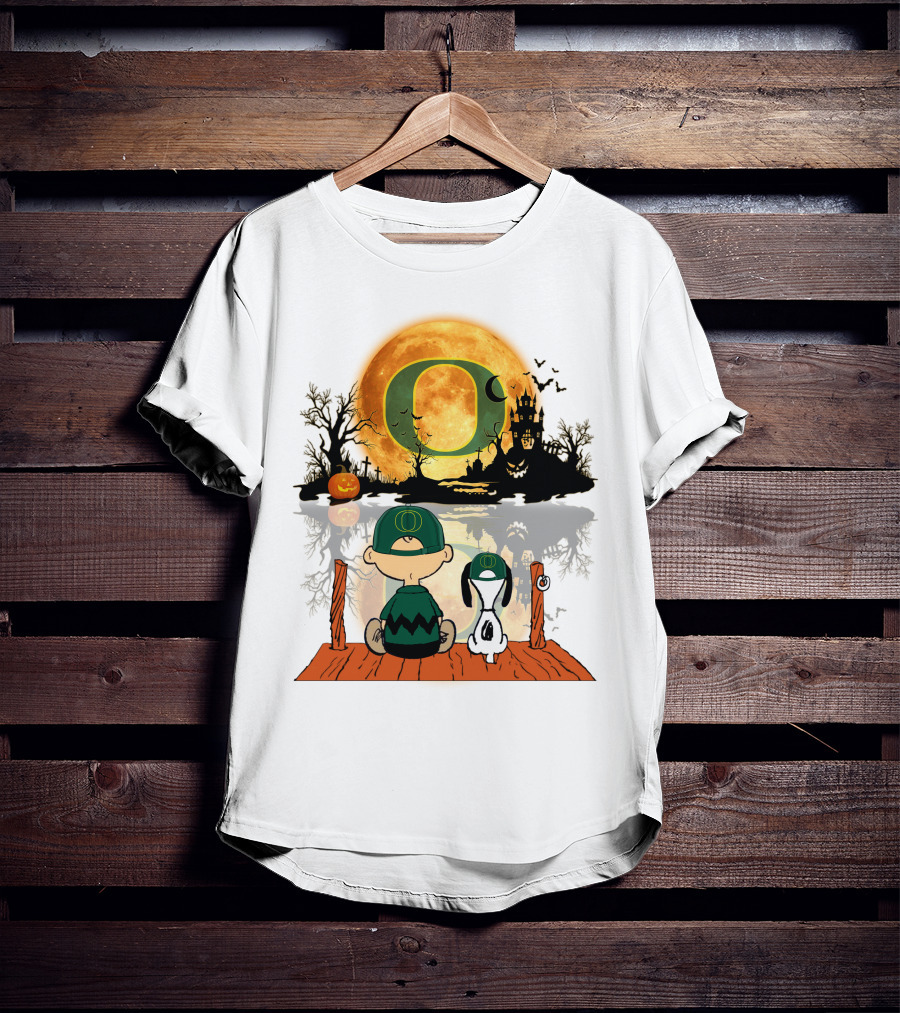 Oregon Ducks Halloween Moon Charlie And Snoopy Reflection T-Shirt