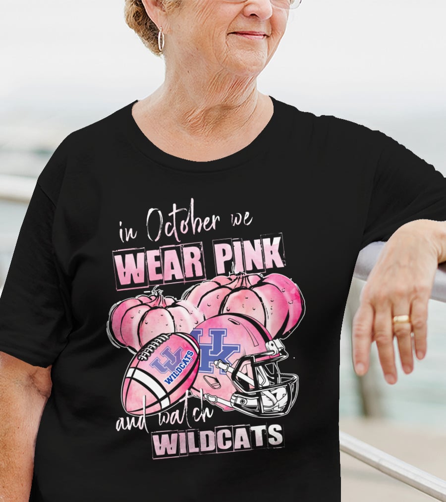 In October We Wear Pink And Watch Wildcats Kentucky Wildcats 509Ncaa L1Mth Football Helmet Pumpkins T-Shirt