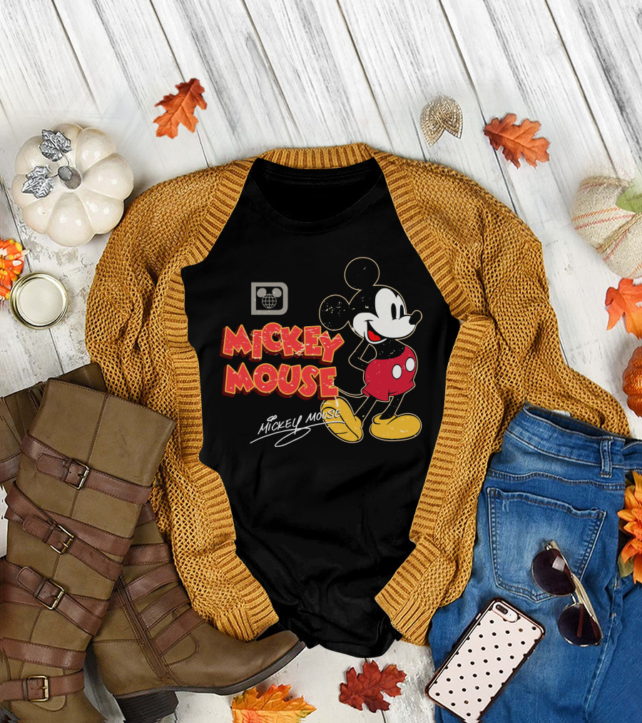 Mickey Mouse Iconic Character Vintage Style Retro Red Shorts T-Shirt