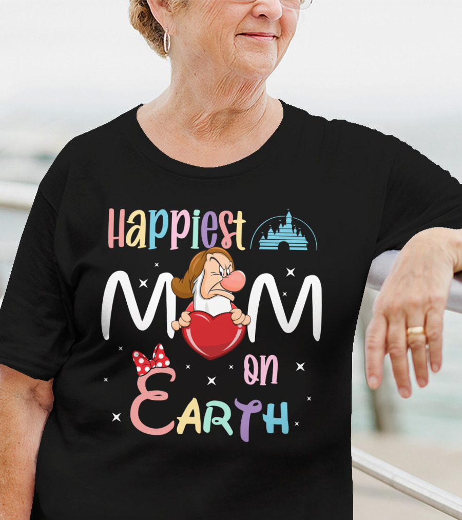 Happiest Mom On Earth Grumpy Dwarf Holding Heart Disney-Inspired T-Shirt