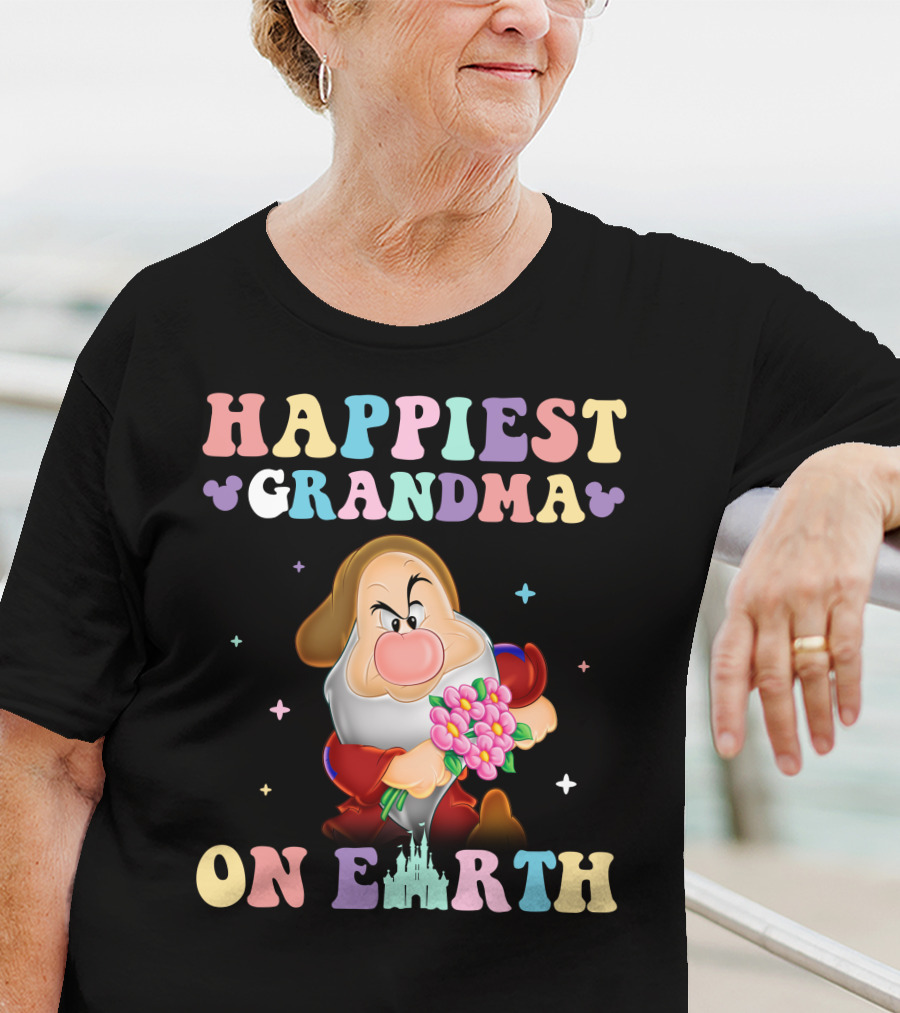 HAPPIEST GRANDMA ON EARTH GRUMPY DWARF DISNEY MAGIC KINGDOM T-Shirt