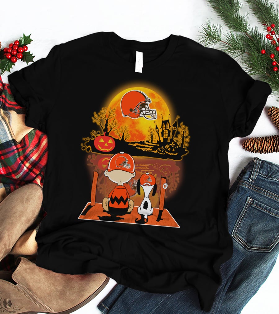 Cleveland Browns Halloween Snoopy Charlie Brown Pumpkin Moon Scene T-Shirt