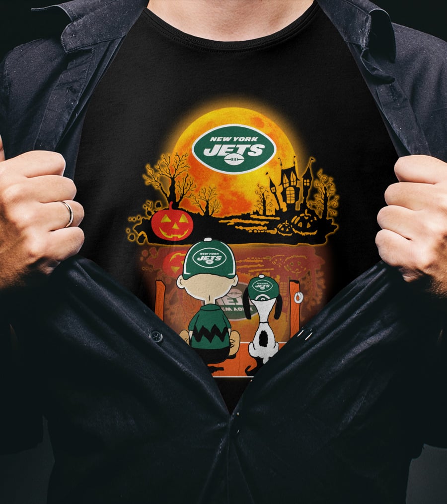 New York Jets Halloween Snoopy And Charlie Brown With Pumpkin T-Shirt