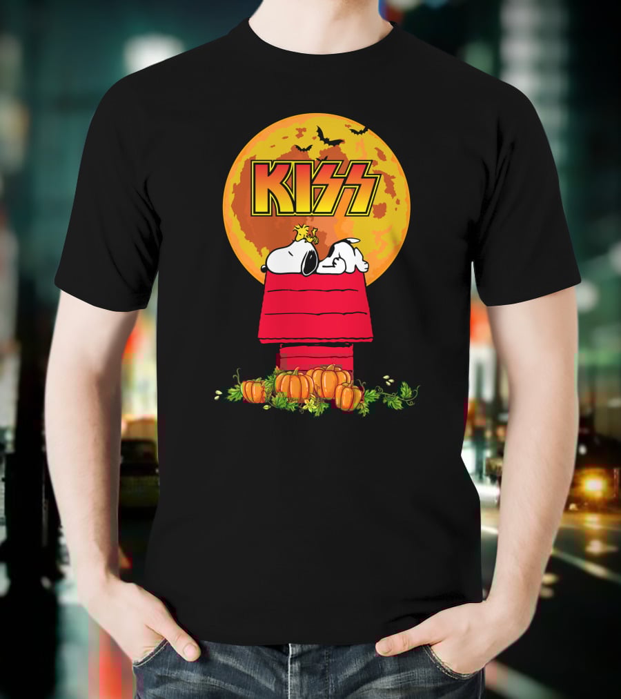 KISS Snoopy Halloween Pumpkin Moon Scene T-Shirt
