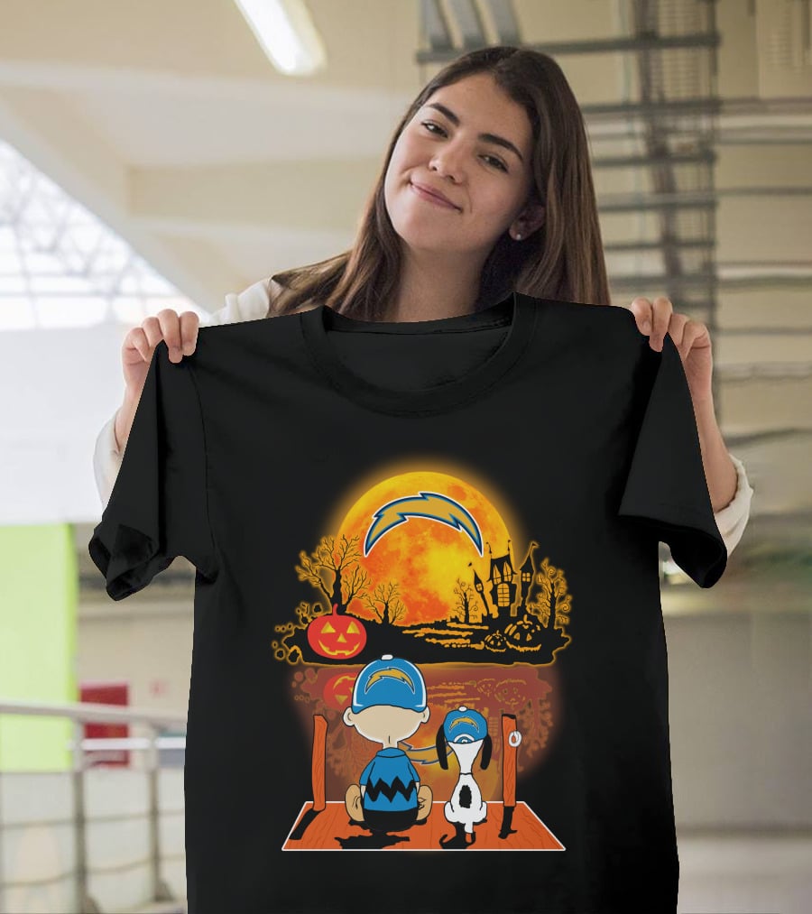Los Angeles Chargers Charlie Brown Snoopy Pumpkin Moon Halloween Scene T-Shirt