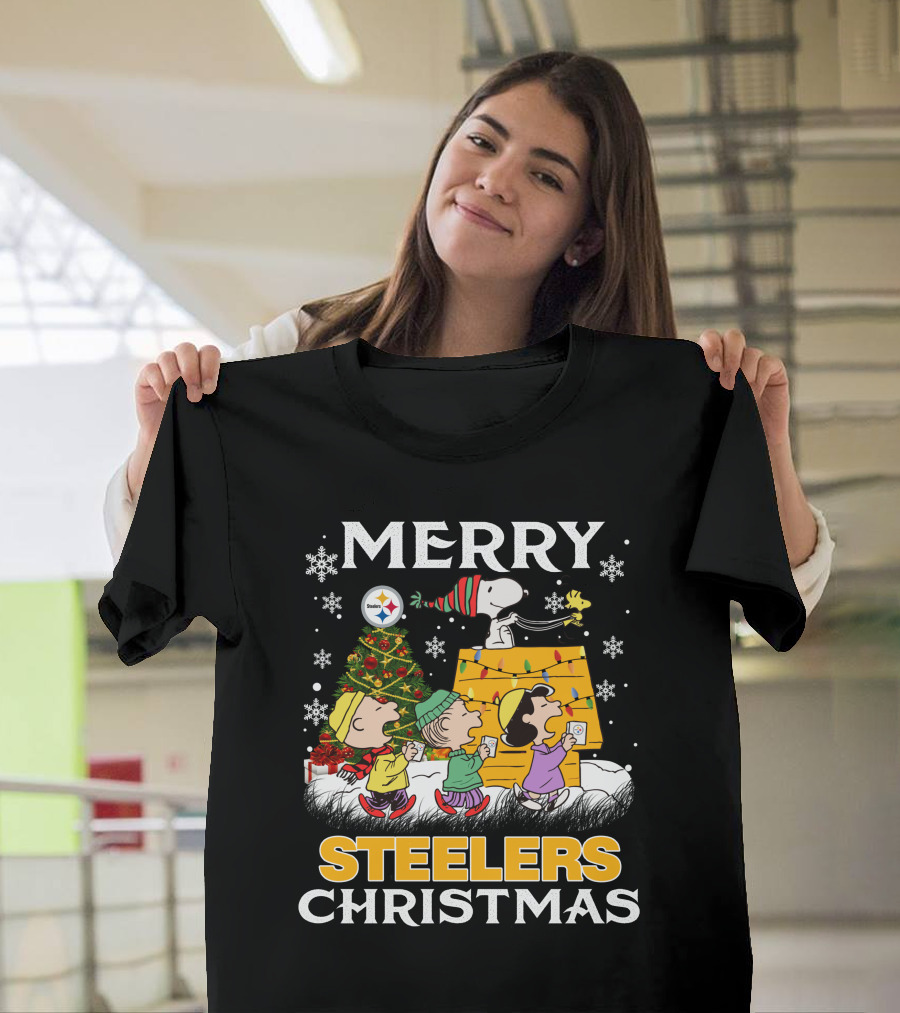 Merry Christmas Steelers Snoopy Peanuts Characters Weihnachten T-Shirt