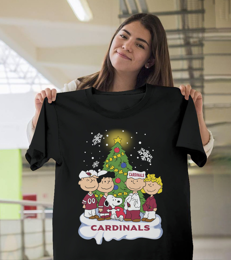 Snoopy Cardinals Christmas Peanuts Gang T-Shirt