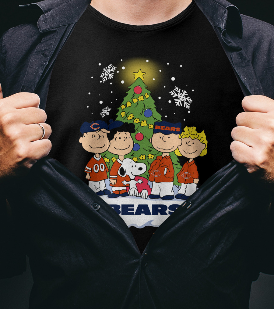 Peanuts Christmas Chicago Bears Snoopy Winter Scene T-Shirt