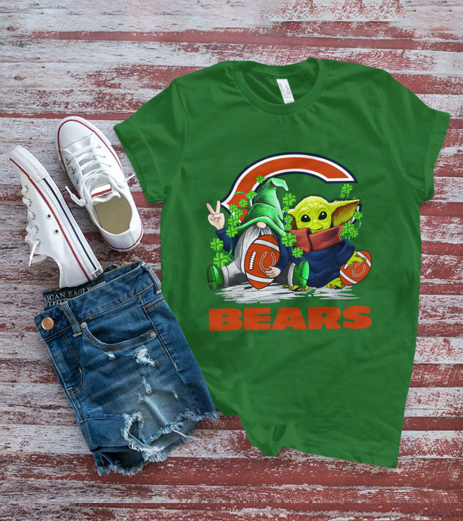 Chicago Bears St. Patrick's Day Football Gnome And Baby Alien T-Shirt