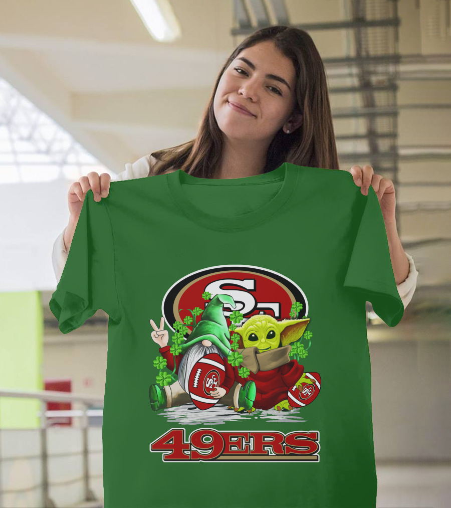 San Francisco 49ers Football St. Patrick's Day Gnome And Baby Yoda 49ers T-Shirt