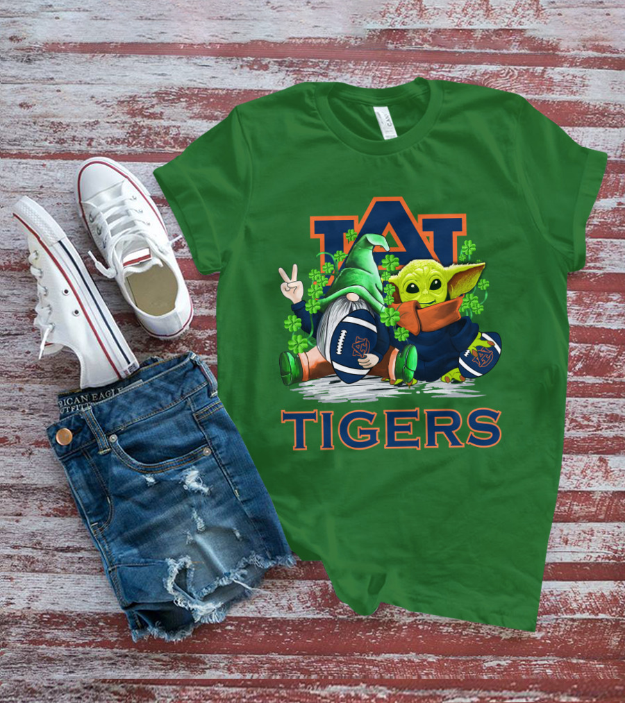 Auburn Tigers St. Patrick’s Day Football Gnome And Yoda Fan T-Shirt