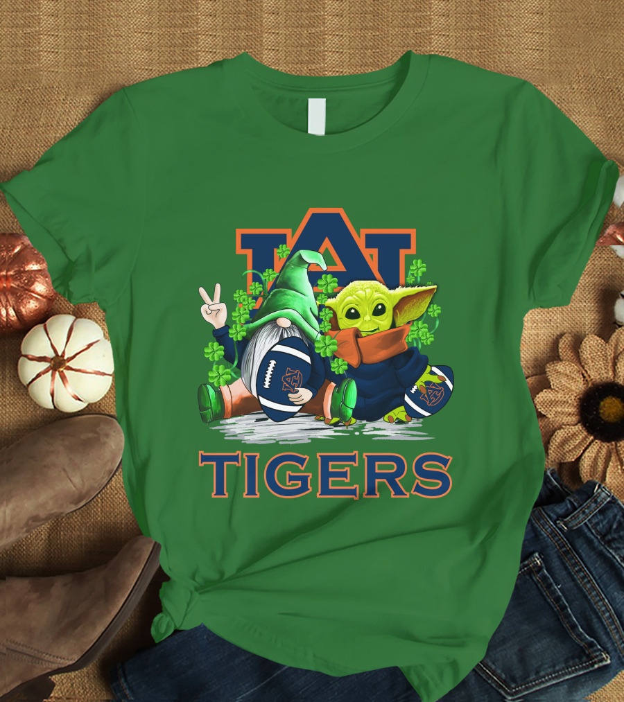 Auburn Tigers St. Patrick’s Day Football Gnome And Yoda Fan T-Shirt