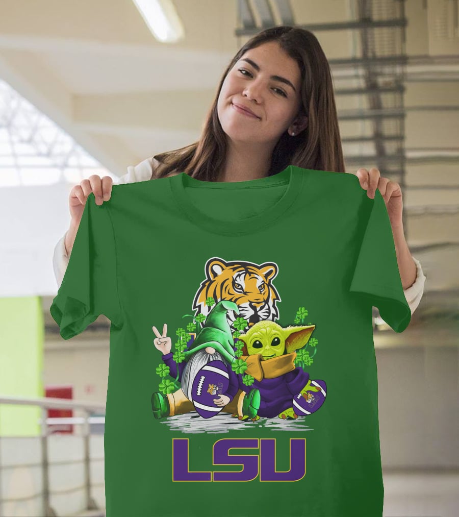 LSU Tigers Football St. Patrick's Day Gnome And Baby Alien With Shamrocks T-Shirt
