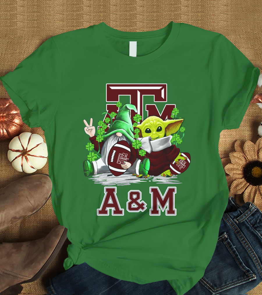 Texas A&M Aggies Football St. Patrick’s Day Gnome And Baby Alien With Shamrocks T-Shirt