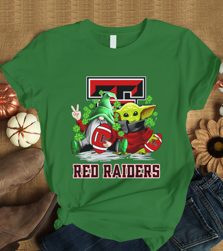 Texas Tech Red Raiders St. Patrick’s Day Football Gnome And Baby Alien With Shamrocks T-Shirt
