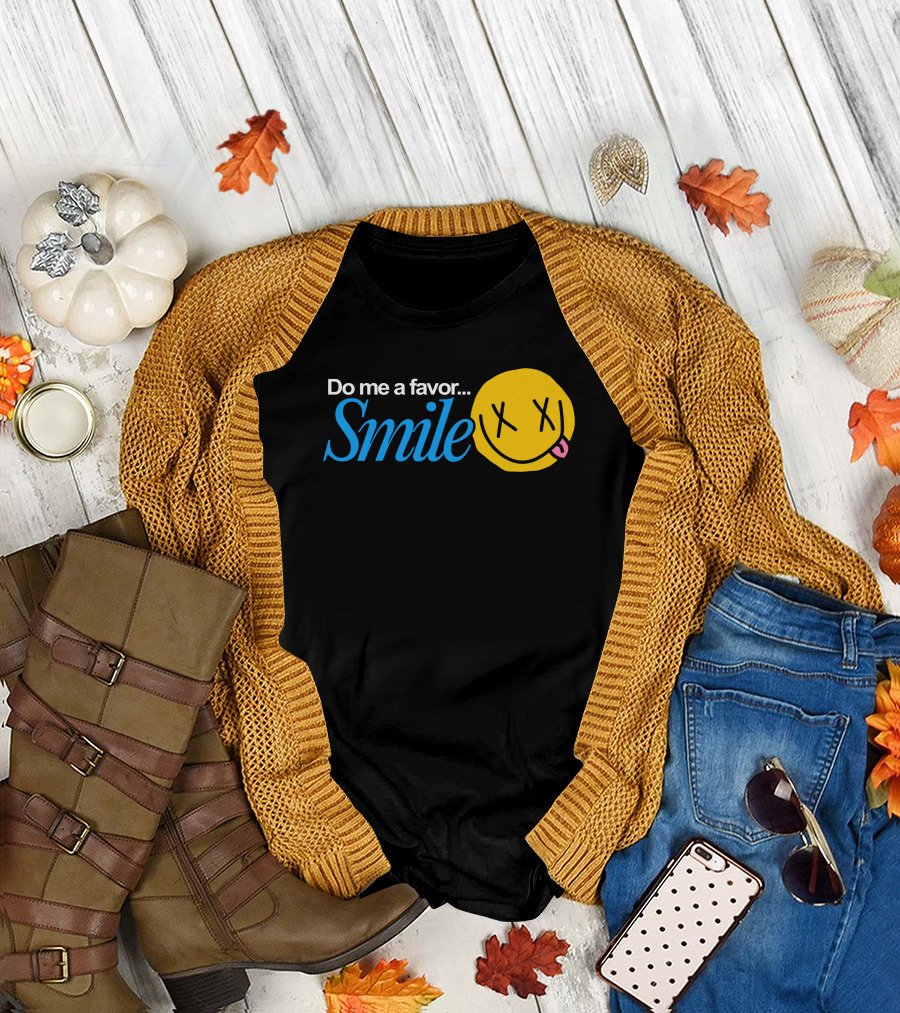 Bobby Mares Smile Yellow Face Iconic T-Shirt