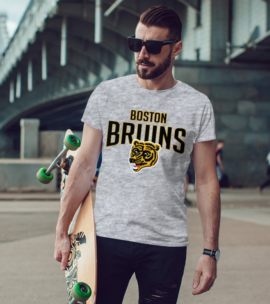 Boston Bruins Classic Vintage Logo Longsleeve T-Shirt