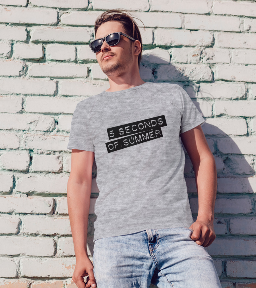 5 Seconds Of Summer Draped Black Text On Grey Background T-Shirt