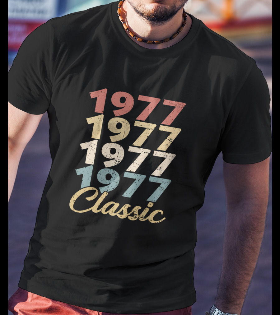 1977 Classic Vintage T-Shirt
