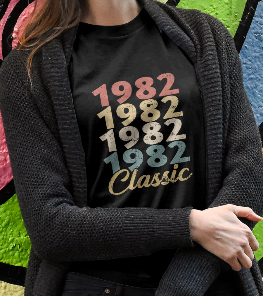 1982 Classic Vintage T-Shirt