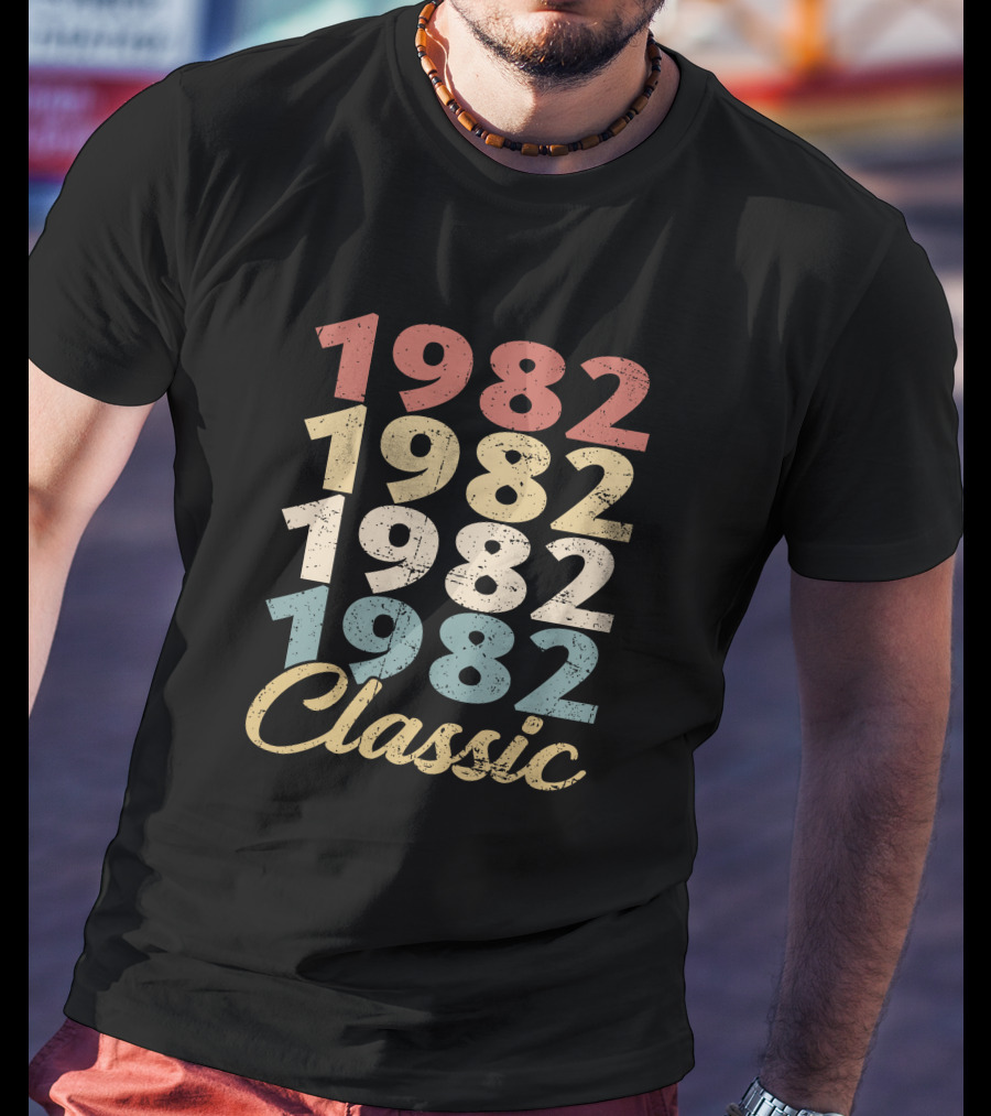 1982 Classic Vintage T-Shirt