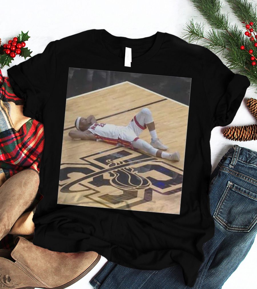 Court Culture Himmy Moments Heat Basketball Player Relaxing Iconic Court Pose T-Shirt