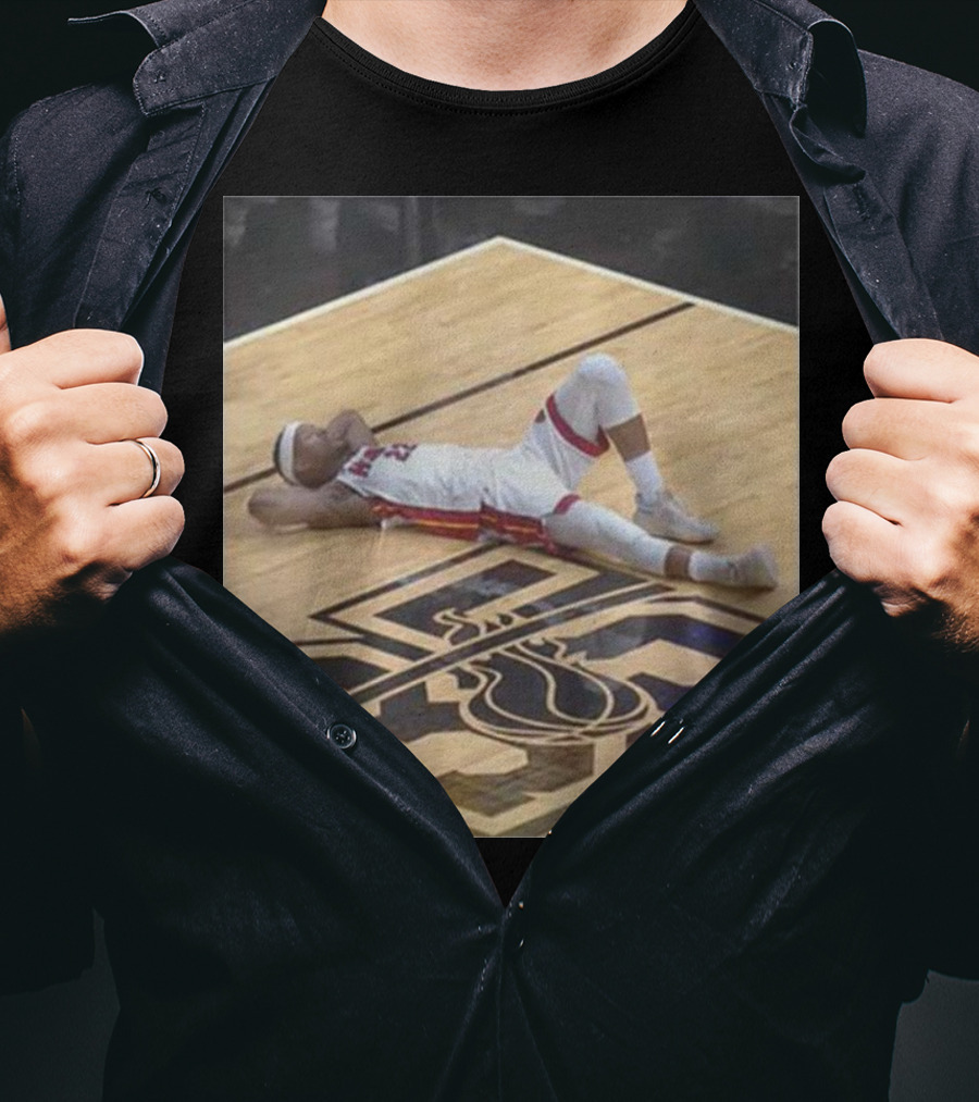 Court Culture Himmy Moments Heat Basketball Player Relaxing Iconic Court Pose T-Shirt