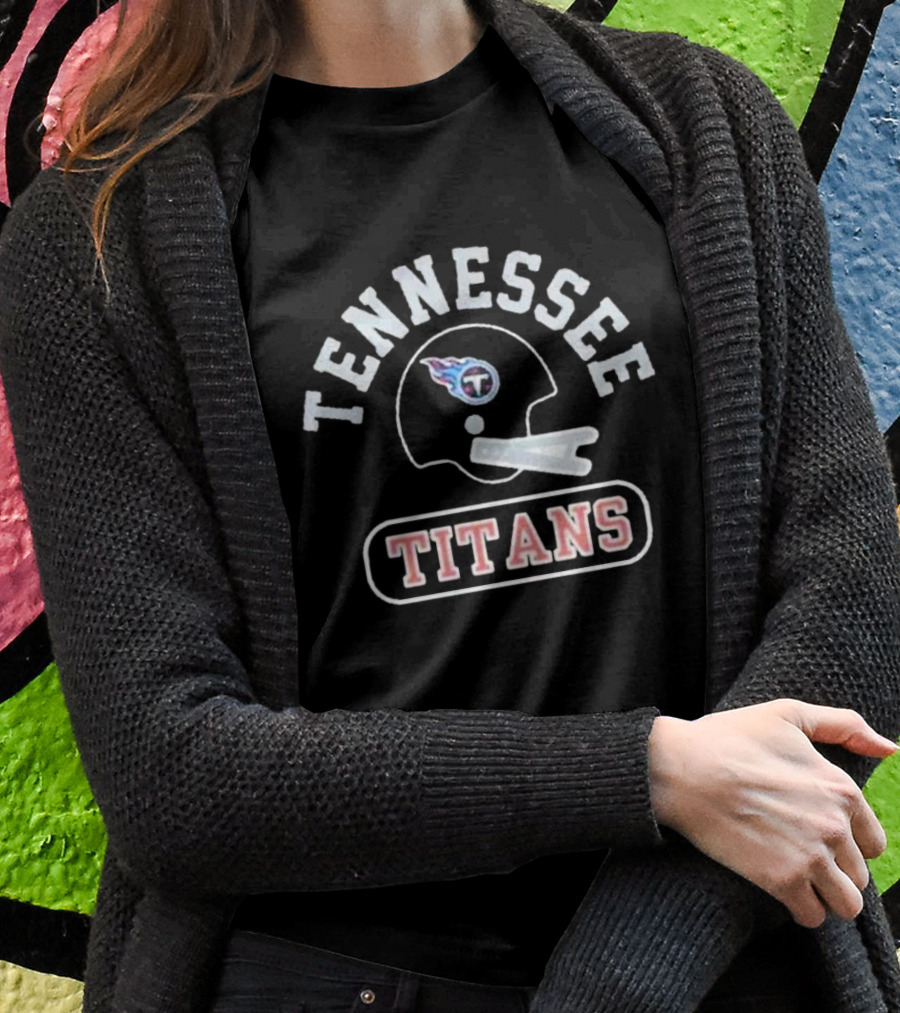 Tennessee Titans Vintage Logo Helmet T-Shirt
