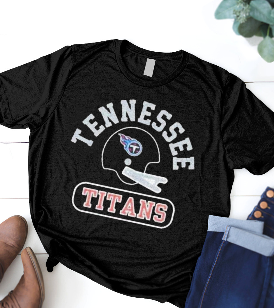 Tennessee Titans Vintage Logo Helmet T-Shirt