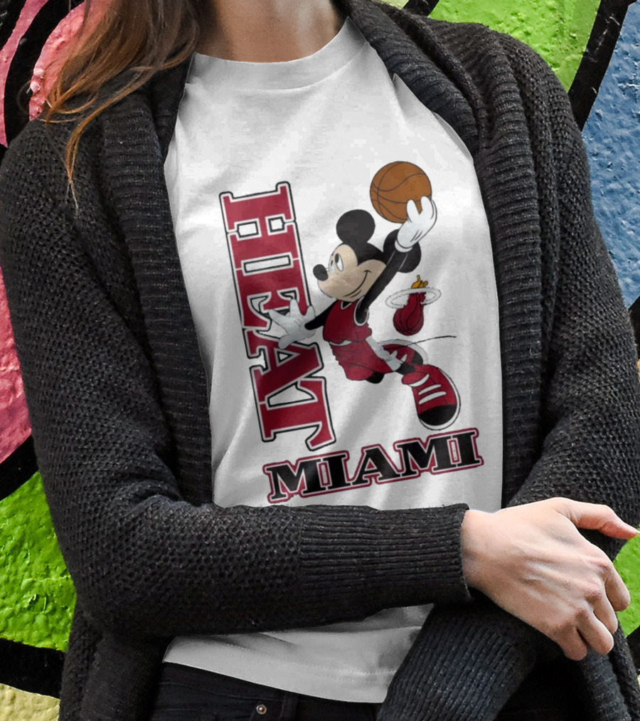 Mickey Mouse Miami Heat NBA Basketball Jumping Dunk T-Shirt