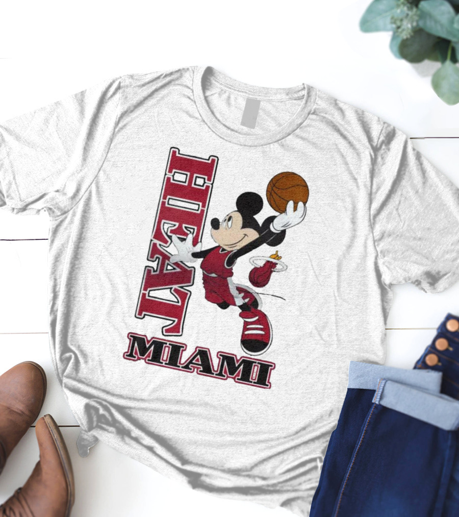 Mickey Mouse Miami Heat NBA Basketball Jumping Dunk T-Shirt