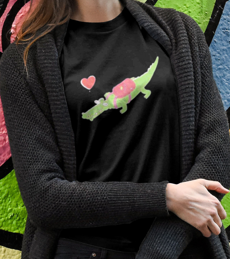 Carter Kench Merch The Carter Crocodile With Heart And Backpack T-Shirt