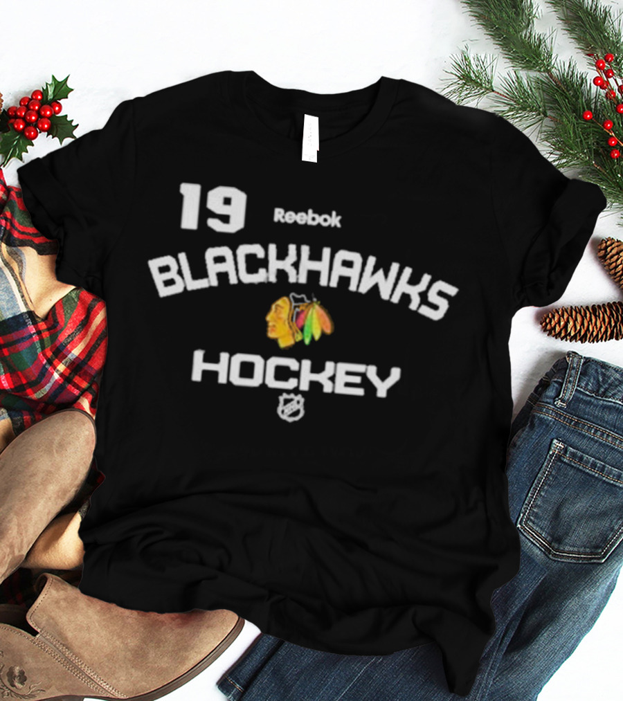 19 Reebok Blackhawks Hockey NHL T-Shirt