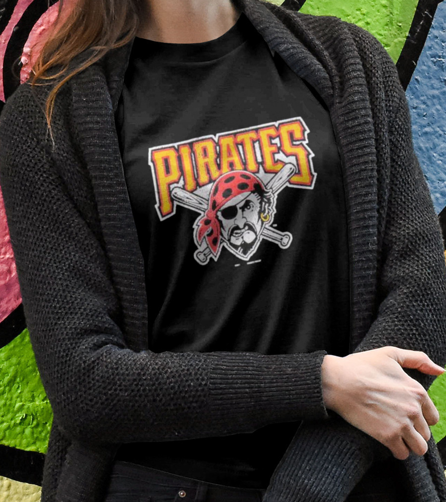 Pittsburgh Pirates Youth Distressed Vintage Crossed Bats T-Shirt