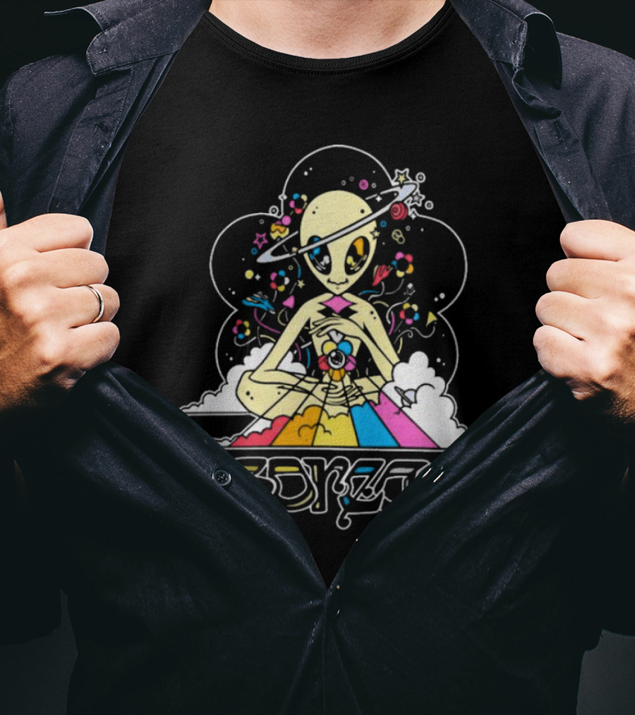 Isdream Cosmic Love Alien With Planet Head And Rainbow Energy Vision T-Shirt