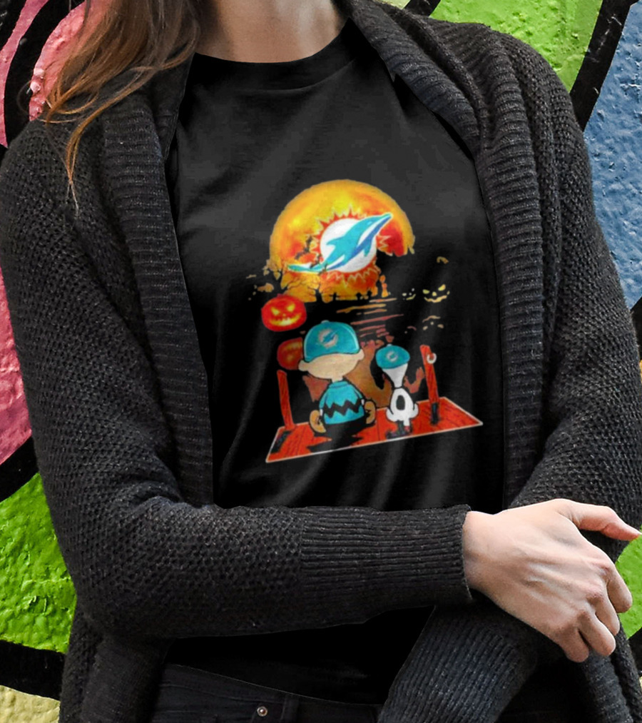 Snoopy Charlie Brown Miami Dolphins Halloween Pumpkin Moon T-Shirt