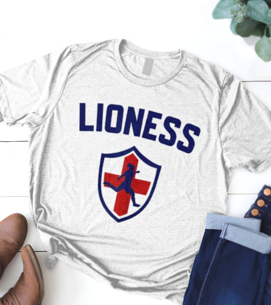 LIONESS England Team Crest Soccer Player Emblem T-Shirt
