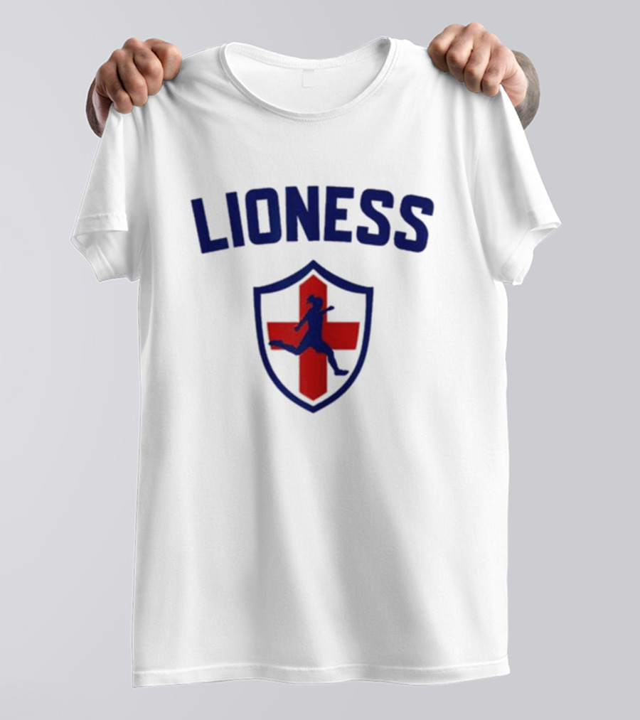 LIONESS England Team Crest Soccer Player Emblem T-Shirt
