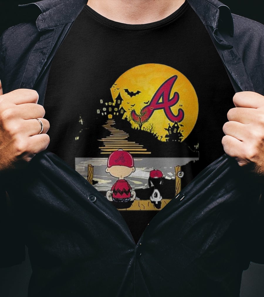 Snoopy Charlie Brown Atlanta Braves Halloween Under Moon T-Shirt