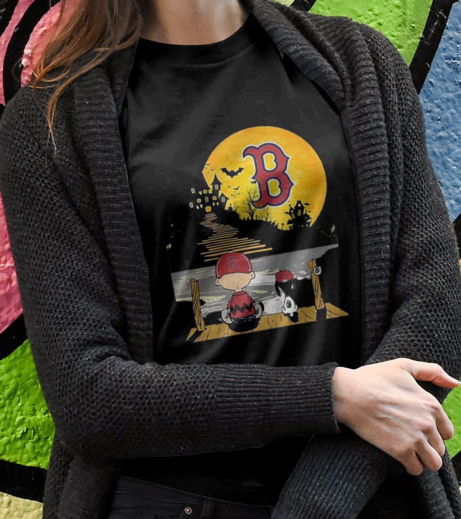 Snoopy And Charlie Brown Boston Red Sox Halloween Moon Scene T-Shirt