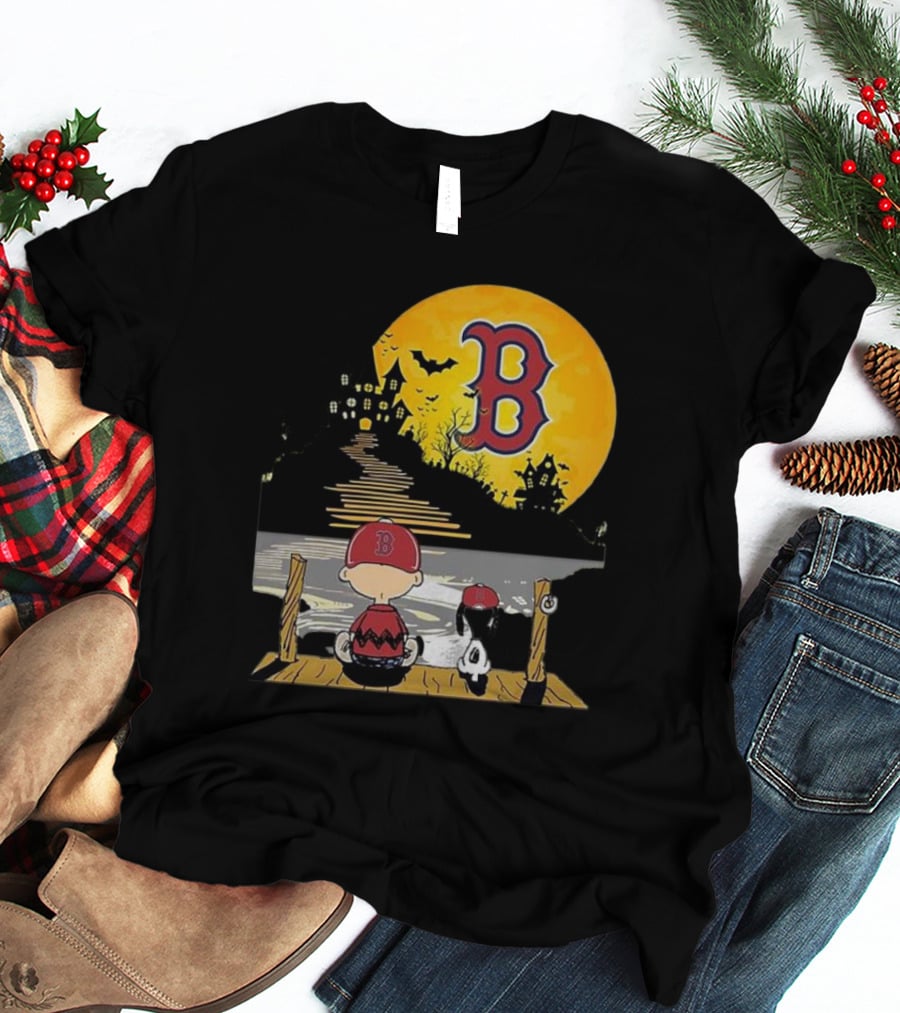 Snoopy And Charlie Brown Boston Red Sox Halloween Moon Scene T-Shirt