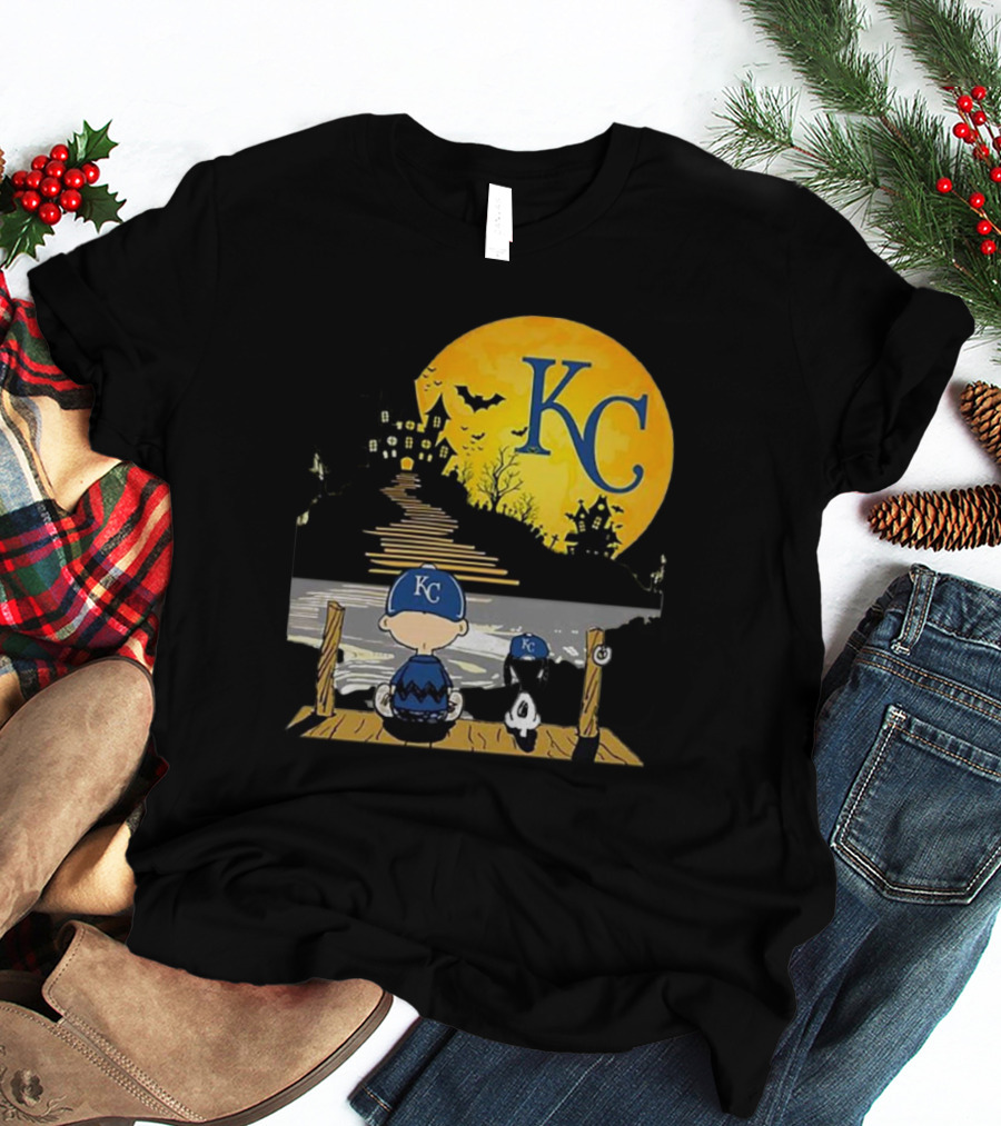 Snoopy Charlie Brown Halloween Kansas City Royals Moon Scene T-Shirt