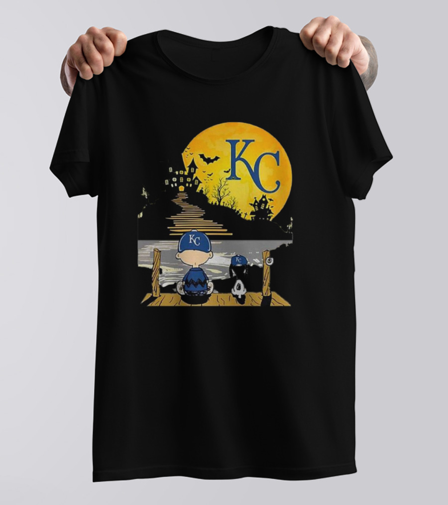 Snoopy Charlie Brown Halloween Kansas City Royals Moon Scene T-Shirt