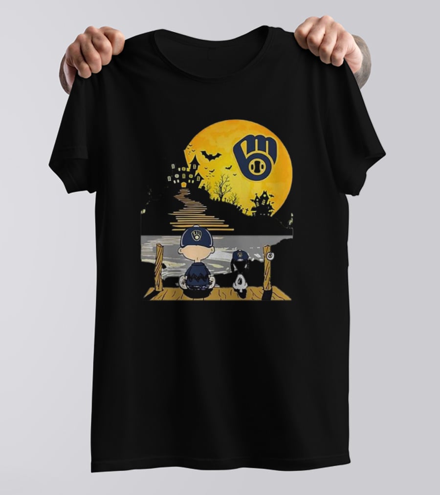 Snoopy Charlie Brown Under Moon Milwaukee Brewers Halloween Mansion Bats T-Shirt